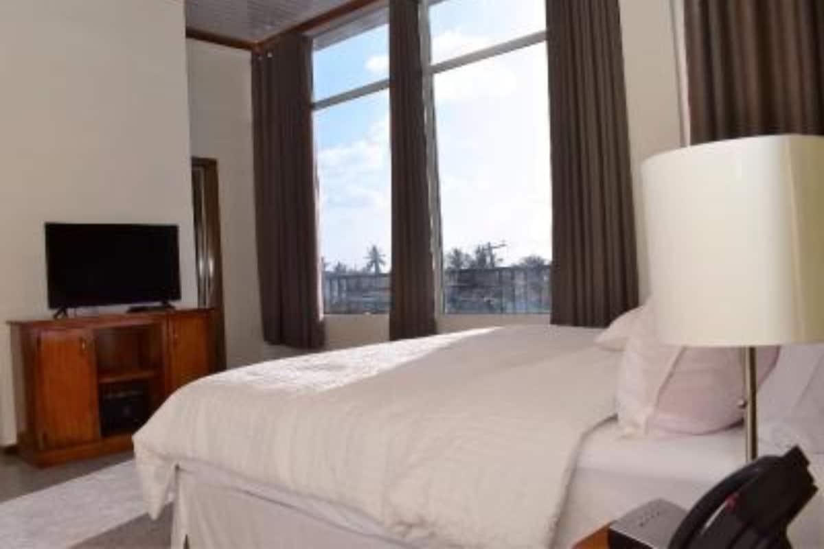 Habitación individual ejecutiva, 1 cama King size, con acceso para personas discapacitadas | Edredón, caja de seguridad en la habitación y escritorio 