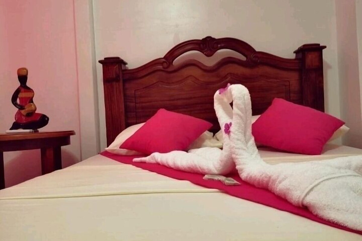 Ropa de cama hipoalergénica, wifi gratis y ropa de cama 