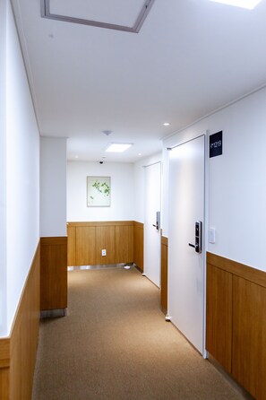 Hallway - Step Inn Myeongdong 2 - Hostel (Seoul)