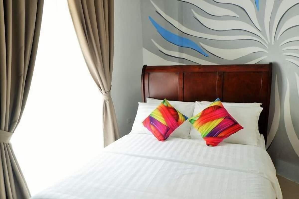 Ropa de cama de alta calidad, cubrecamas y minibar