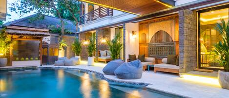 Outdoor pool, pool loungers