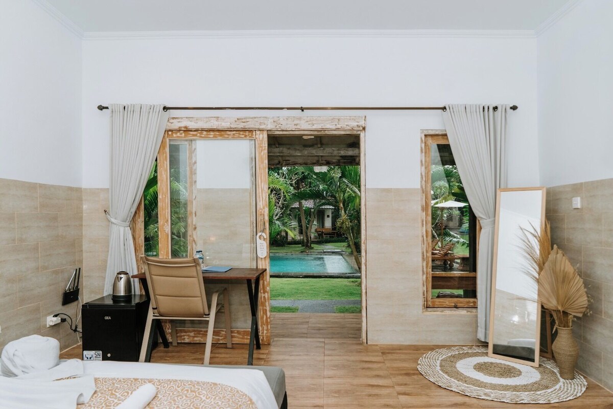 Deluxe Room, Pool View