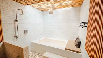 Ducha, artículos de tocador gratuitos, bidet, toallas