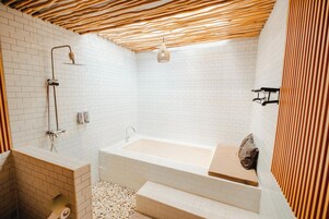 Family Room | Bathroom