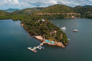 المنشأة من الخارج