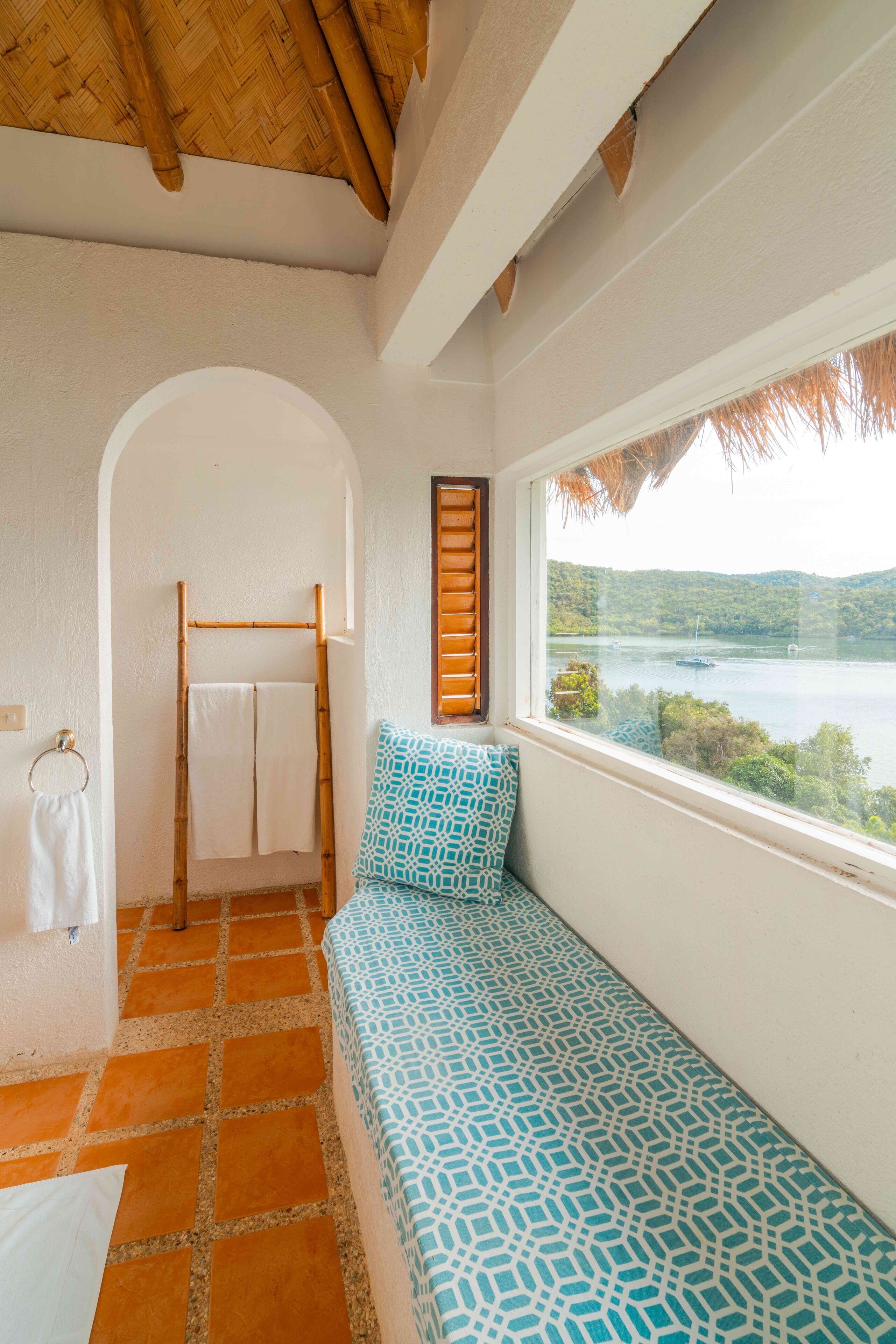 pavilion villa, sea view | bathroom | shower, free toiletries, towels