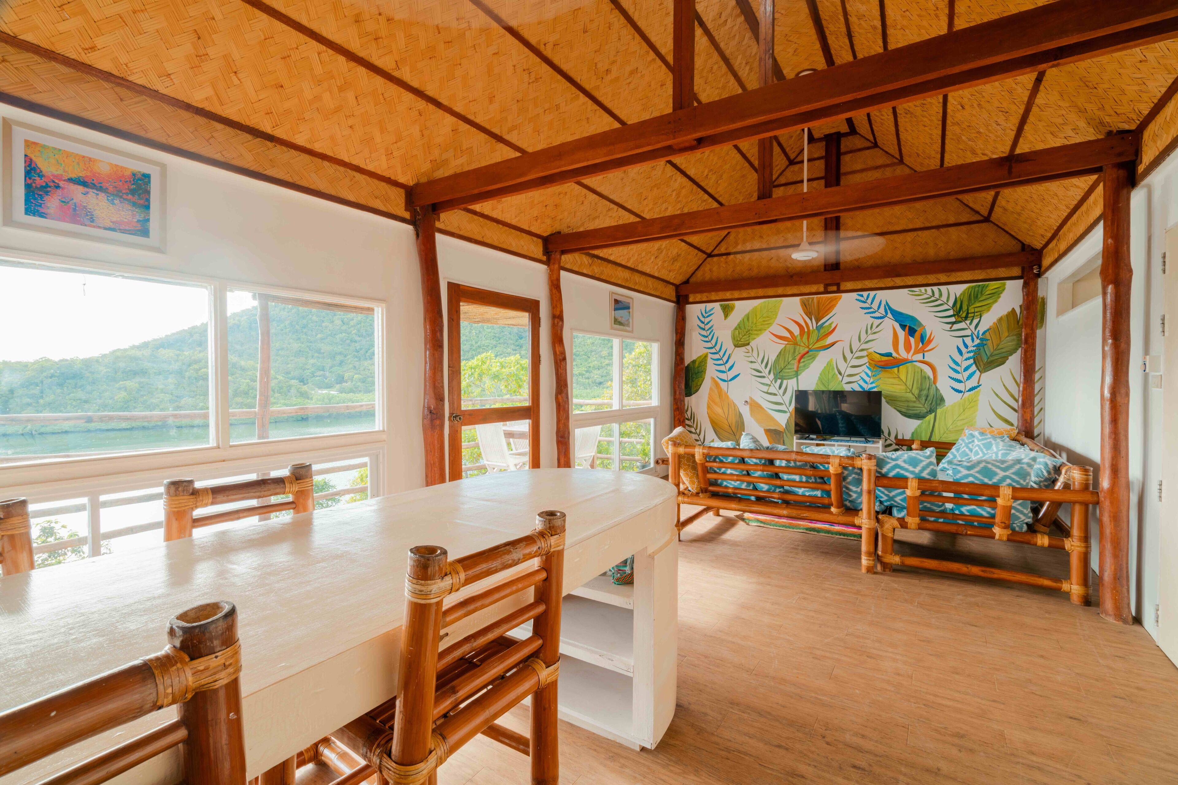 casita, sea view | in-room dining