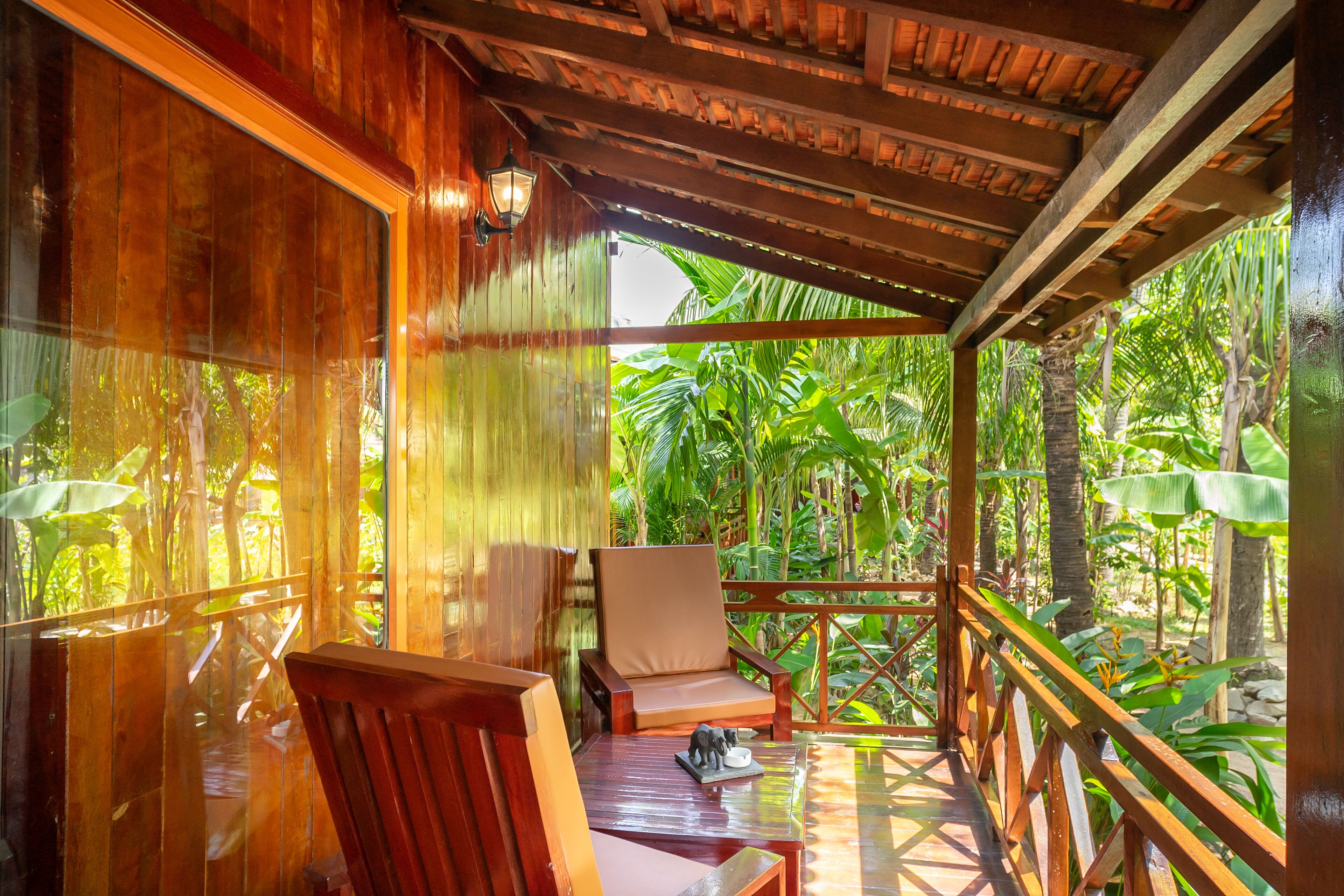 Traditional House With terrace | Living area | 32-inch flat-screen TV with digital channels, TV, ping pong