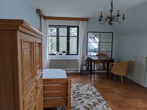 7 Schlafzimmer, Bügeleisen/Bügelbrett, WLAN, Bettwäsche