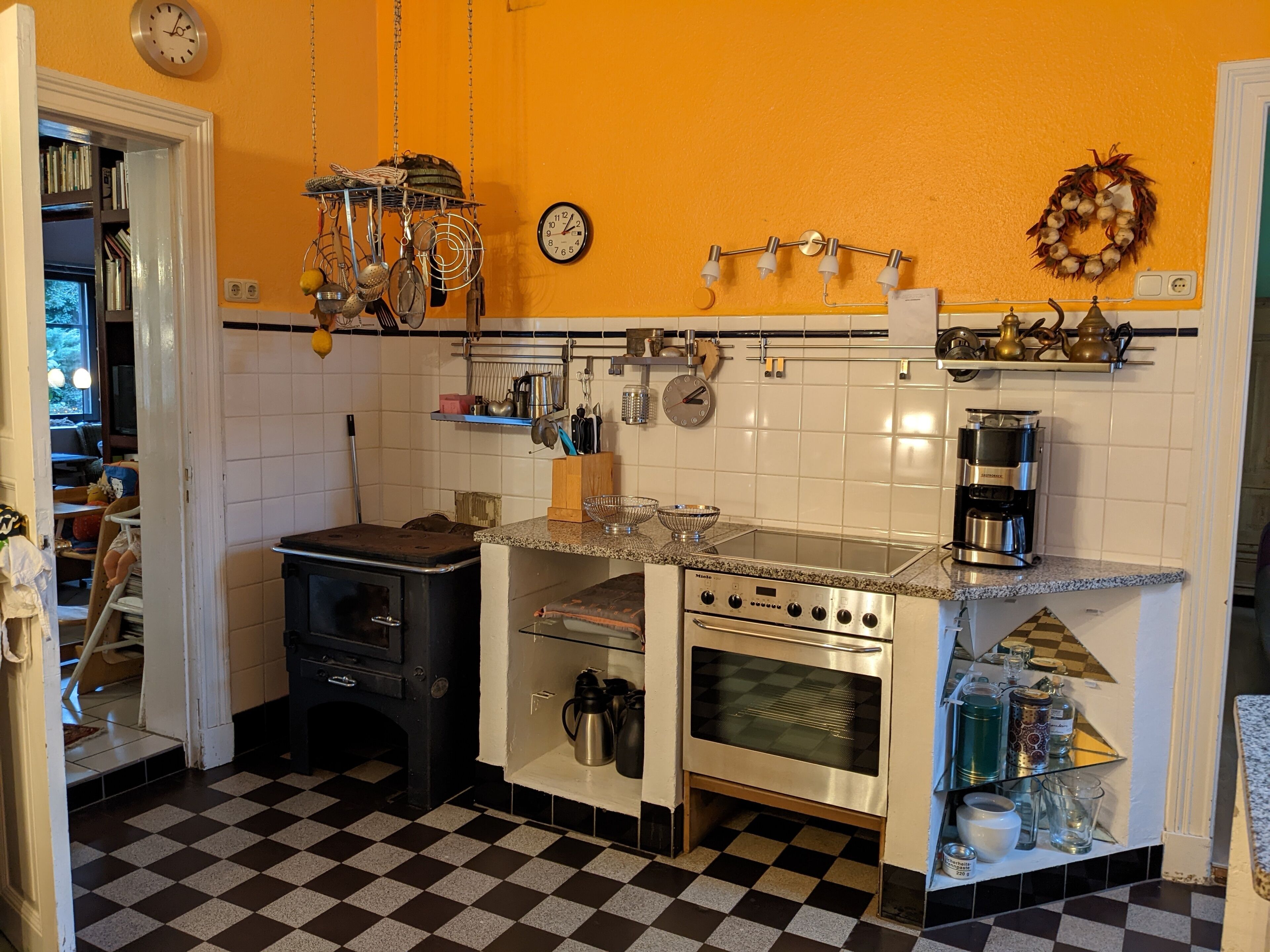 Kühlschrank, Ofen, Herdplatte, Geschirrspüler