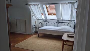 7 Schlafzimmer, Bügeleisen/Bügelbrett, WLAN, Bettwäsche