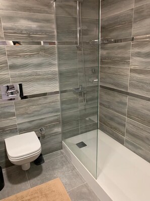 Apartment, 2 Bedrooms | Bathroom | Shower, rainfall showerhead, slippers, towels - Kosa Park Apartment (Istanbul)