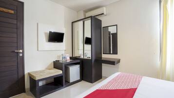 Desk, free WiFi, bed sheets