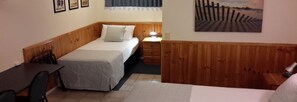 Habitación Deluxe con 2 camas individuales | Sábanas de algodón egipcio y ropa de cama de alta calidad 