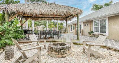 (Yksityinen uima-allas ja kylpylä) Tiki Time Beach Retreat