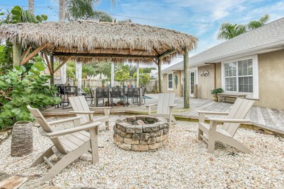Tiki Time - Pool & Heated Spa, Wonderful Backyard Space, Near the Beach!