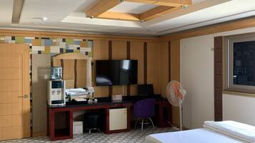Deluxe Room | Free WiFi