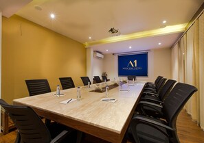Business centre - Aura One Hotel (Kanayannur)