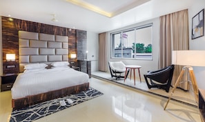 Premium Room | In-room safe, desk, rollaway beds, free WiFi - Aura One Hotel (Kanayannur)