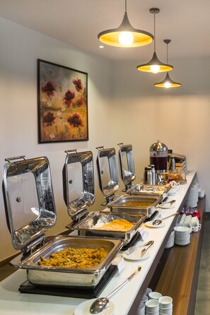 Restaurant - Aura One Hotel (Kanayannur)