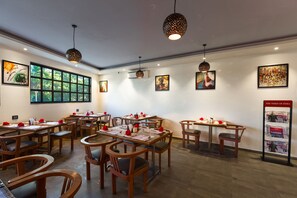 Restaurant - Aura One Hotel (Kanayannur)