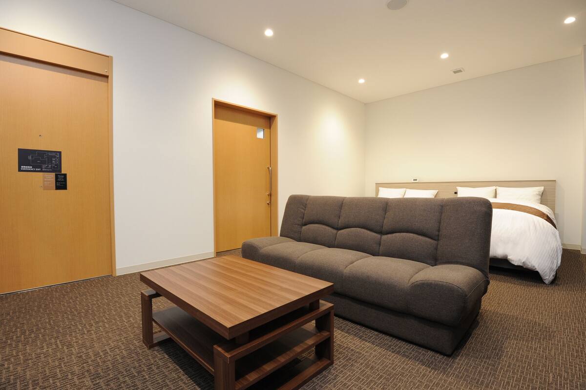 Schreibtisch, kostenloses WLAN, Bettwäsche