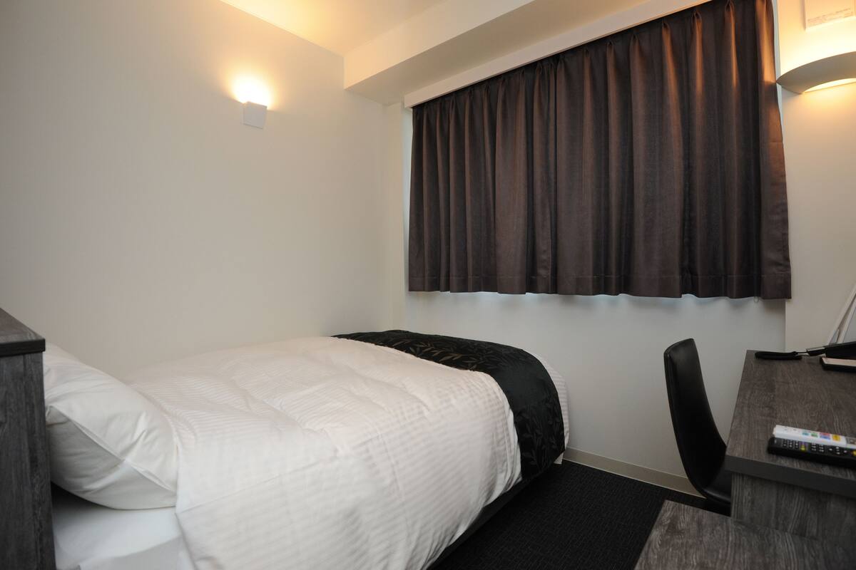 Schreibtisch, kostenloses WLAN, Bettwäsche