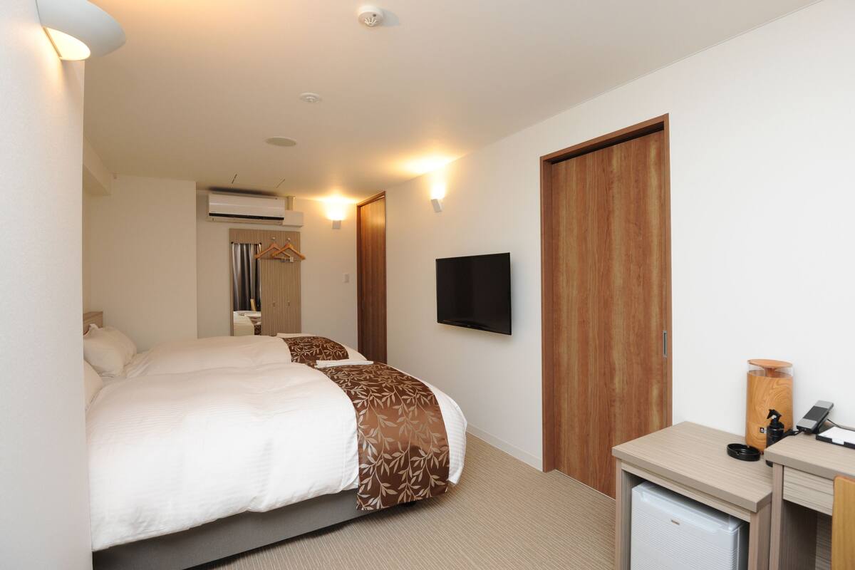 Schreibtisch, kostenloses WLAN, Bettwäsche