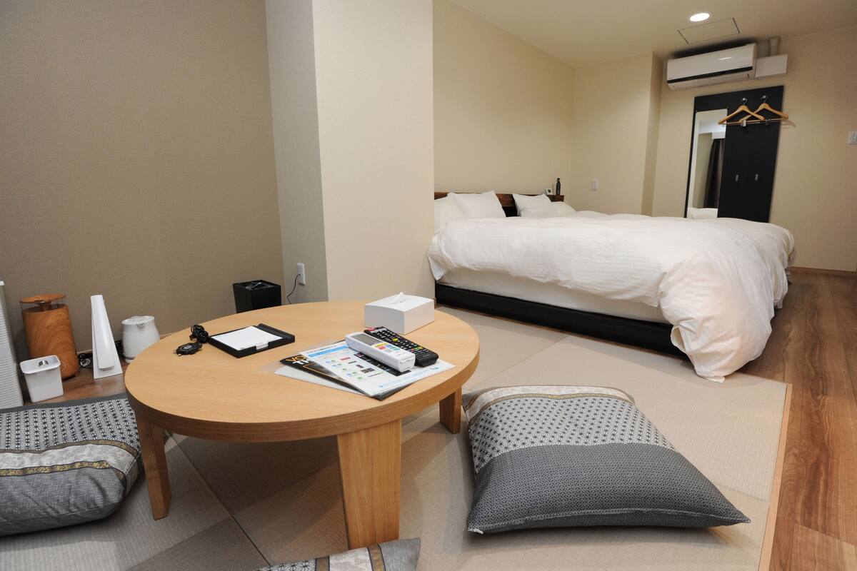 Schreibtisch, kostenloses WLAN, Bettwäsche