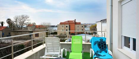 全景公寓, 多张床, 海景 | 露台