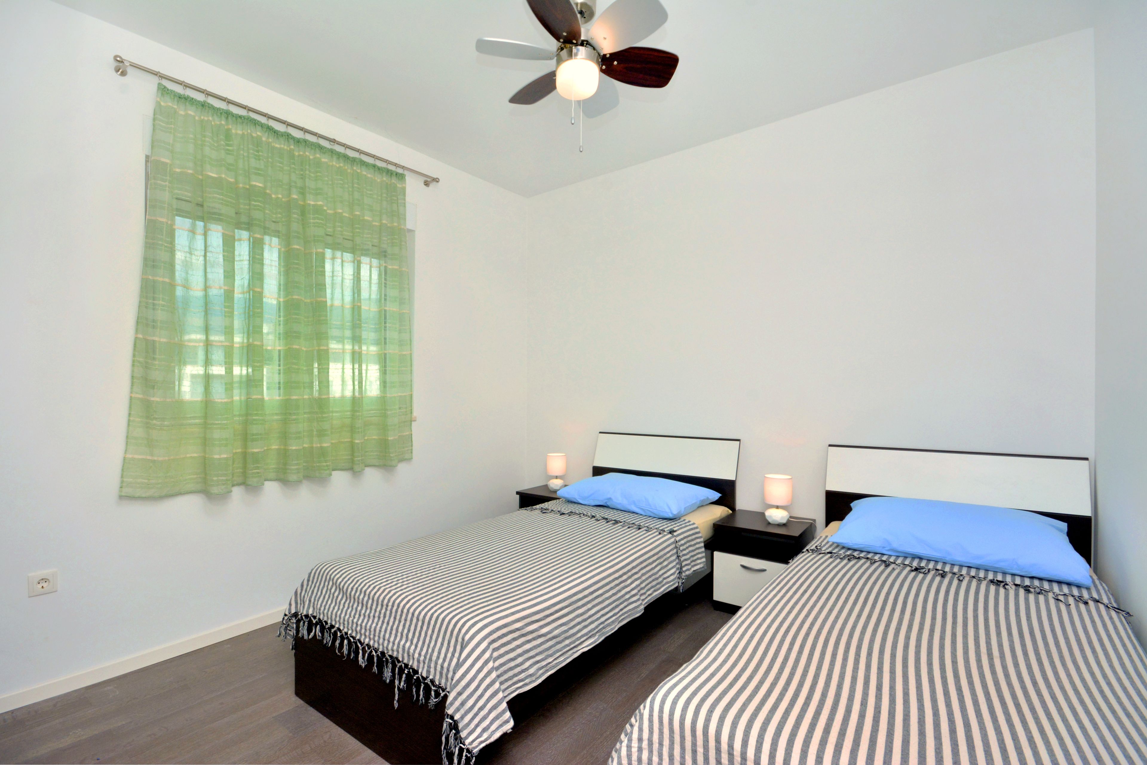 Wifi gratis y ropa de cama 