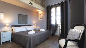 Familie vierpersoonskamer | Luxe beddengoed, individueel gedecoreerd, individueel gemeubileerd