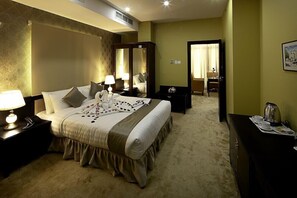 In-room safe, iron/ironing board, free WiFi, bed sheets