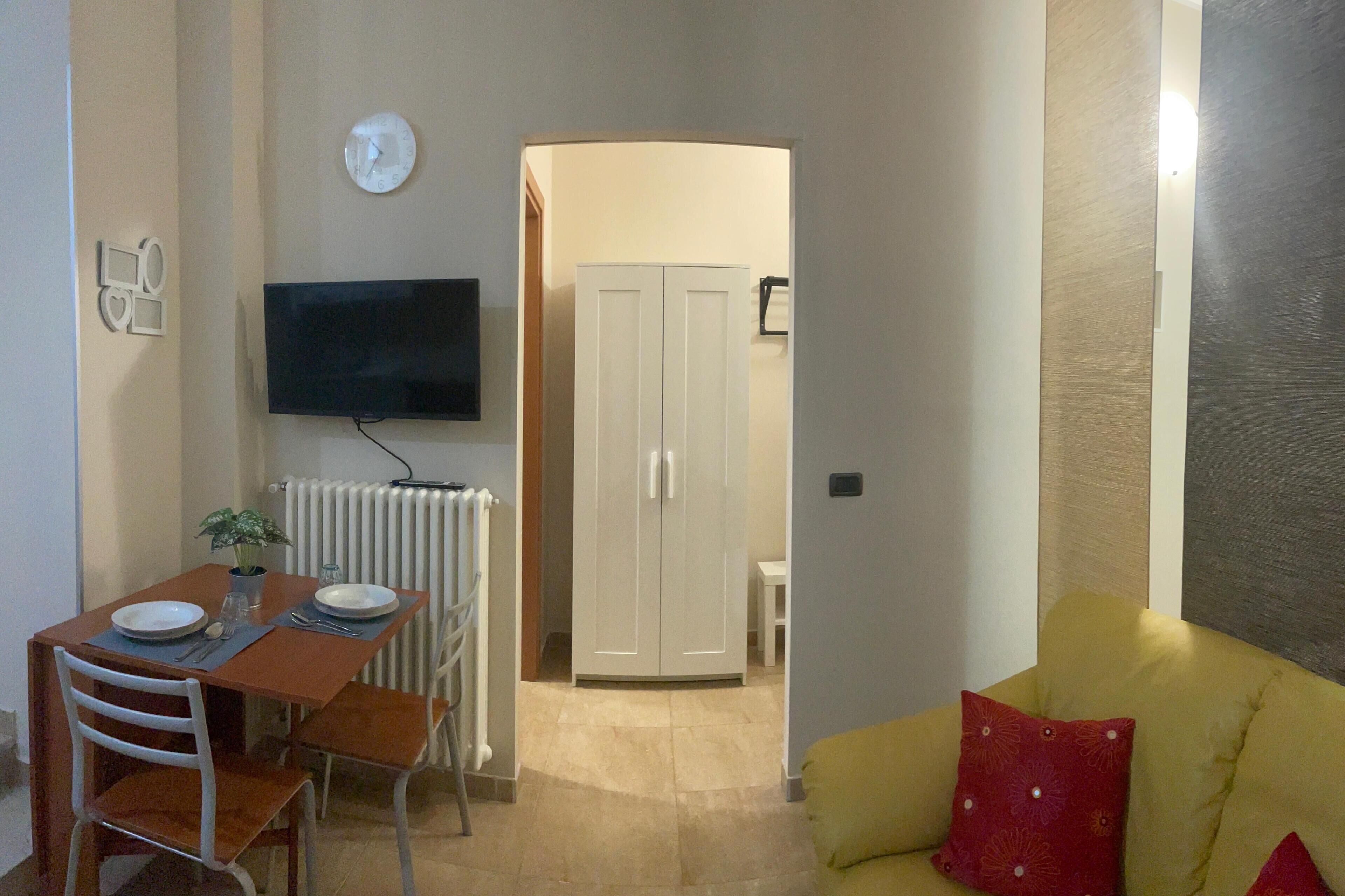 Angy Home | Area soggiorno | Smart TV 32 pollici con canali digitali