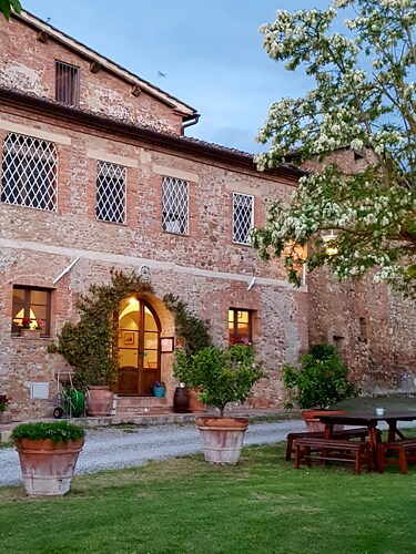 Small Apartment With Independent Access  In Beautiful Tuscan Farmhouse