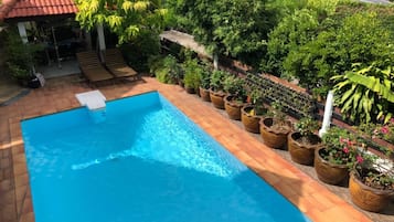 Private pool