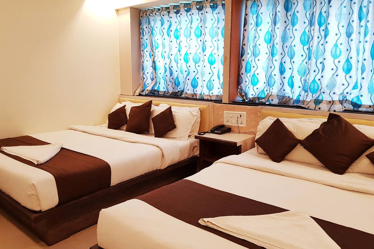 Family Quadruple Room, 2 Queen Beds