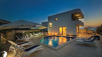 Luxury-Villa, 4 Schlafzimmer, eigener Pool, Meerblick | Eigener Pool