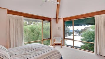 6 bedrooms, free WiFi, wheelchair access