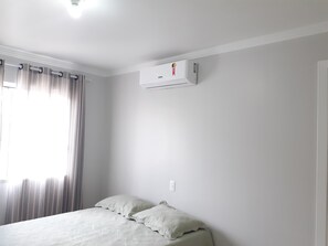 2 bedrooms, WiFi - Code: 206, 2-bedroom apartment near the beach (Bombas)