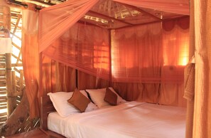 Casa Conforten un árbol, no fumadores, vistas al jardín | Internet por cable gratuito y ropa de cama