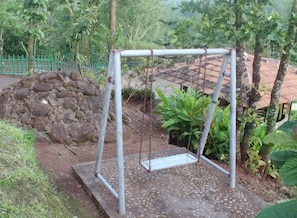 Children’s play area – outdoor