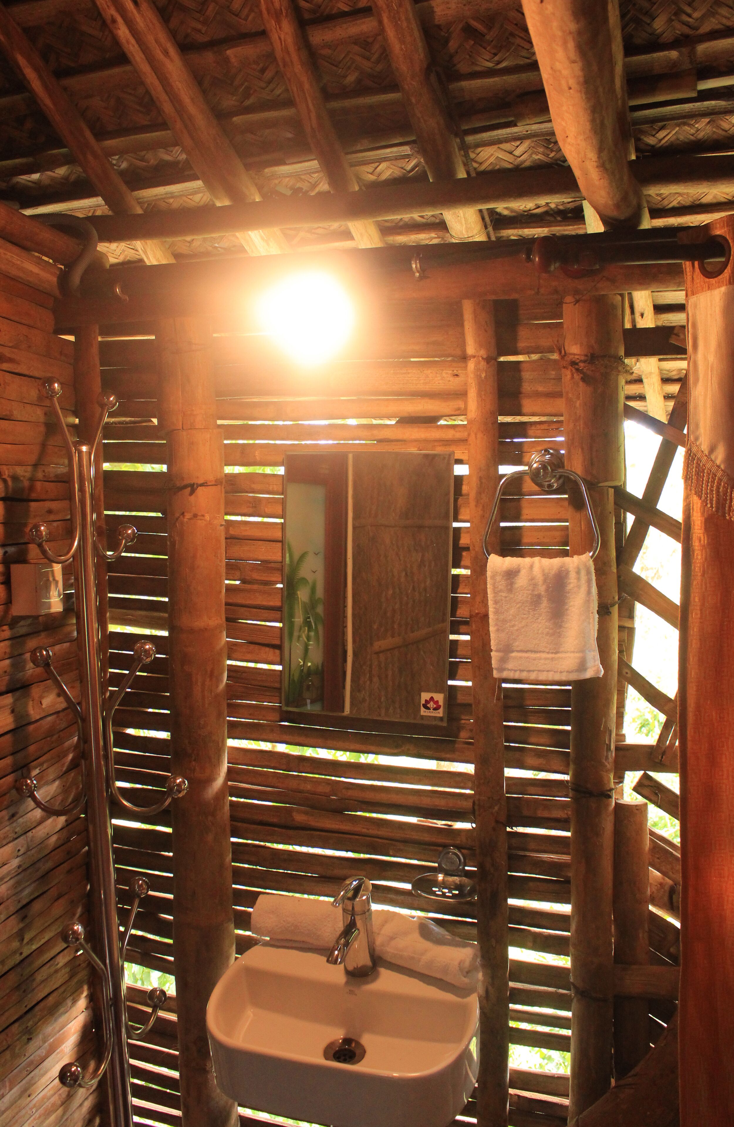 Comfort Tree House, Non Smoking, Garden View | Bathroom sink