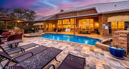 Experience Vista Grande: 4600 sq ft. of Luxury - Heatable Pool and City Views