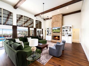 Smart TV, fireplace, table football, ping pong