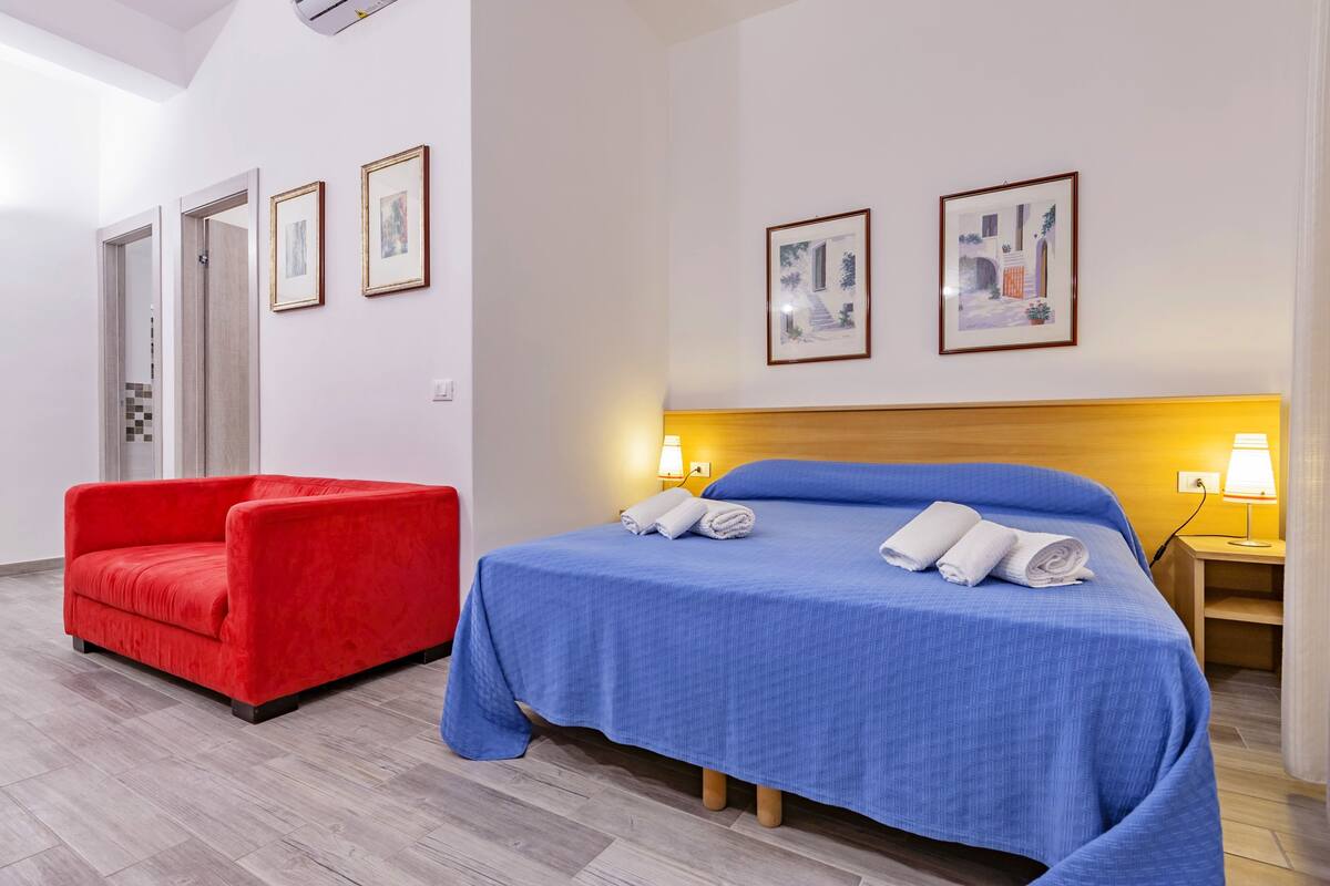 Classic Apartment, 1 Bedroom (4) | 1 bedroom, desk, blackout drapes, iron/ironing board
