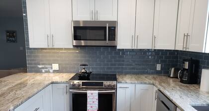 Beautiful renovated 3 bedroom apt near Boston.