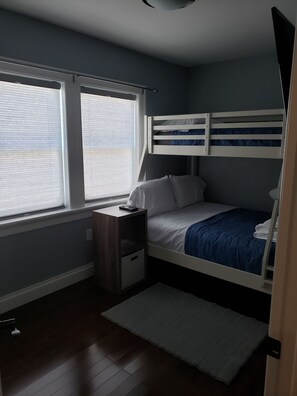 3 bedrooms, free WiFi, bed sheets