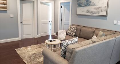 Beautiful renovated 3 bedroom apt near Boston.