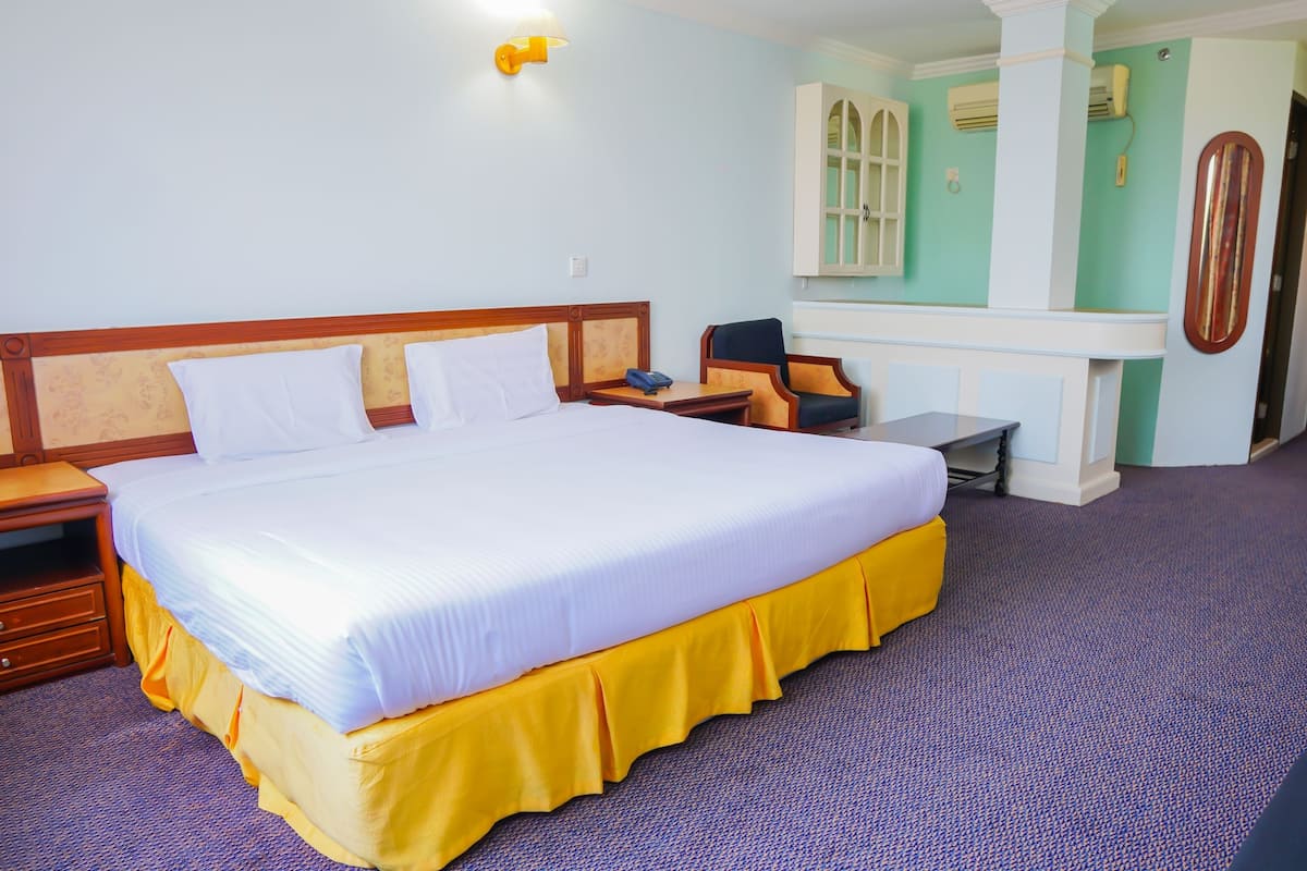 Habitación ejecutiva doble, 1 cama de matrimonio grande | Escritorio y wifi gratis